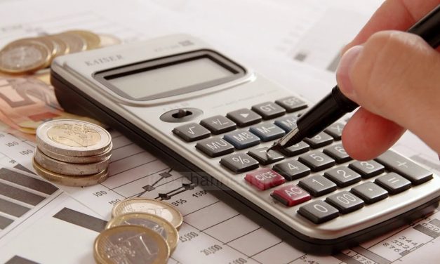 Kursimet rrisin informalitetin, Ekspertët: Paratë po mbahen në bank pa afat