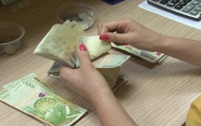 Pagat e punonjësve të bashkive do të rriten me 20 deri në 40%