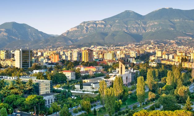 Ja sa llogaritet të shpenzojë një turist i huaj në Shqipëri