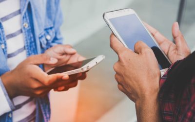 Si të zbuloni programin që po monitoron atë që shkruani në telefonin tuaj?