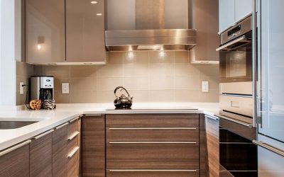 Si të dekoroni një kuzhinë të vogël në formë U?