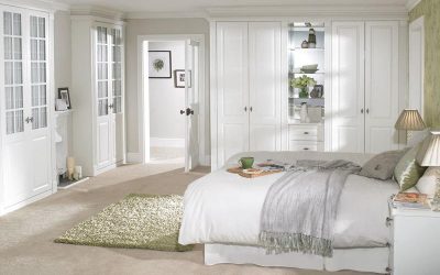 Idetë tona dekorative për një dhomë gjumi të bardhë