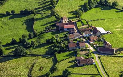 Cilat janë vendet që po paguajnë njerëzit për t’u zhvendosur drejt zonave rurale