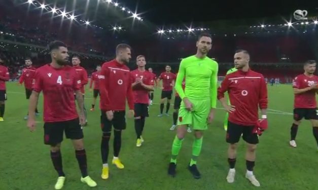 Barazimi në minutat e fundit me Islandën, tifozët shqiptarë fërshëllejnë lojtarët e Kombëtares