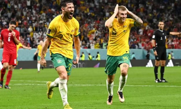 Australia kalon në fazën tjetër, Tunizia surprizon Francën