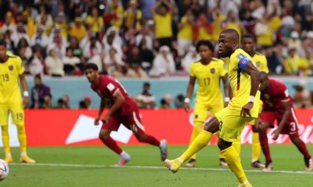 Ekuadori fiton kundër Katarit në ndeshjen hapëse të Botërorit
