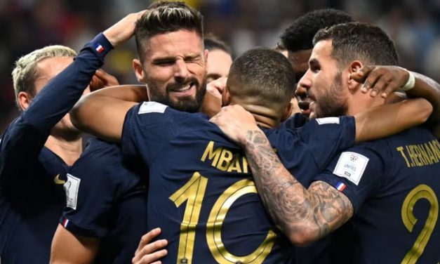 Giroud bën historinë teksa Franca shënon katër gola kundër Australisë