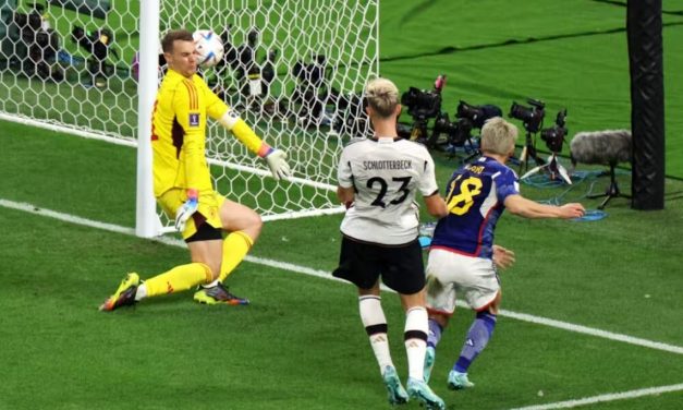 Japonia shokon Gjermaninë, fiton me përmbysje