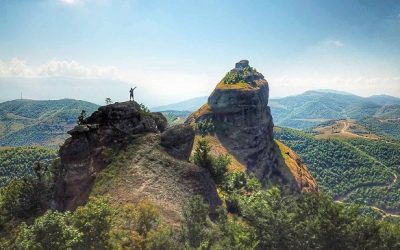 Vendi turistik i çmuar në Shqipëri: Guri i Kamjes, një destinacion për të gjitha grupmoshat
