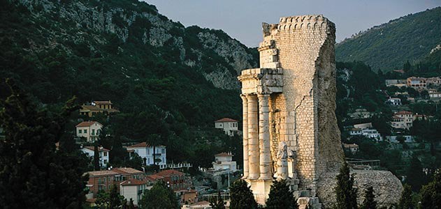 monument-to-emperor-Augustus-631