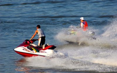 Policia aksion në det e liqen, bllokohen 11 jetski e varka – Muzika e lartë pas mesnate, mbyllen 3 lokale në Dhërmi
