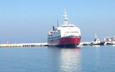 Moti i përkeqësuar,ndalohet lundrimi për anijet e transportit në linjën Vlorë-Brindisi-Vlorë