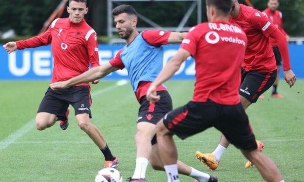 Formacioni ndryshon nga mbrojtja në sulm! Silvinjo provon dy variante për sfidën kundër Spanjës