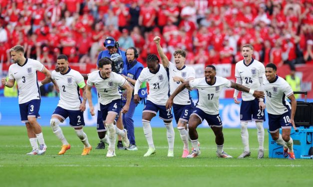 Anglia mund Zvicrën me penallti