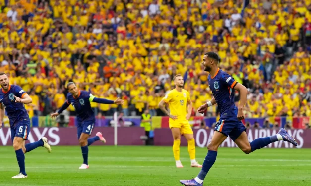 Gakpo dhe Malen çojnë Hollandën në çerekfinale