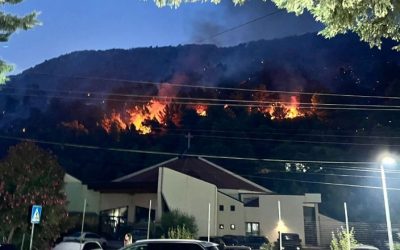 Vatrat e zjarrit në Shëngjin vijojnë të jenë aktive