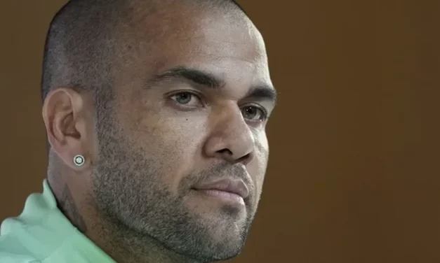 Nga i burgosur për përdhunim, i penduar dhe predikues, historia frymëzuese e ish-futbollistit Dani Alves: Bëra një pakt me Zotin
