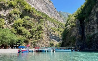 “Daily Mail”: Britanikët zgjedhin Shqipërinë në vend të Spanjës, për pushime