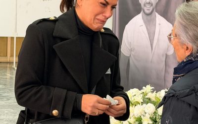 Me foton e Shpatit të printuar në zemër, Big Mama pret ngushëllime