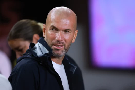 Zinedine Zidane jep ‘bekimin’ për t’u ulur në stolin e Francës: Do të ndodhë shumë shpejt