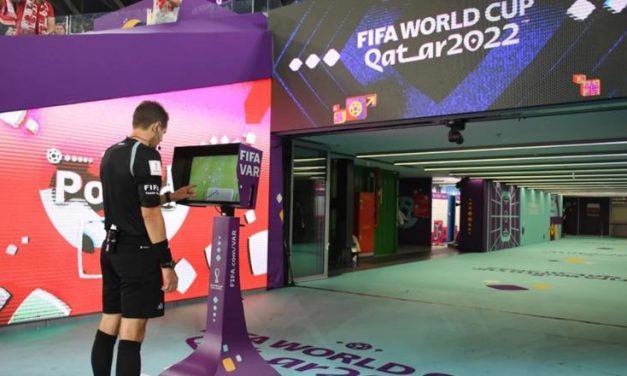 VAR me ndryshime në Kupën e Botës, do të rishikohen goditjet e këndit dhe kartonët e dytë të verdhë