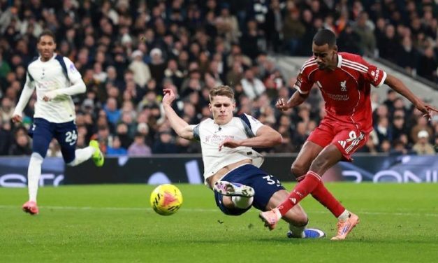 Dramë për Alexander Isak, sulmuesi operohet dhe mungon gjatë për Liverpoolin