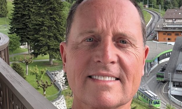 Grenell befason sërish – ia bën follow Arian Agushit