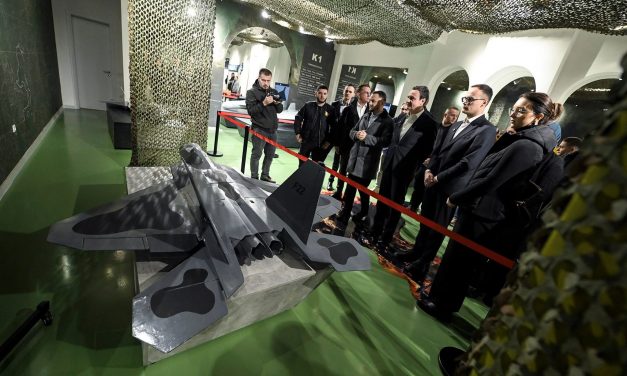 Testohet droni kamikaz i prodhuar në Kosovë me saktësi goditje dhe në 1,000 km distancë