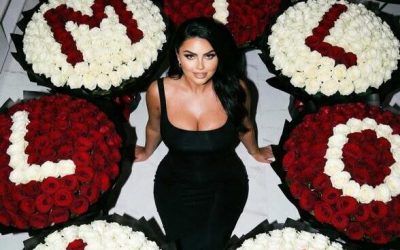 Donjeta rrethohet nga trëndafilat në fund të vitit