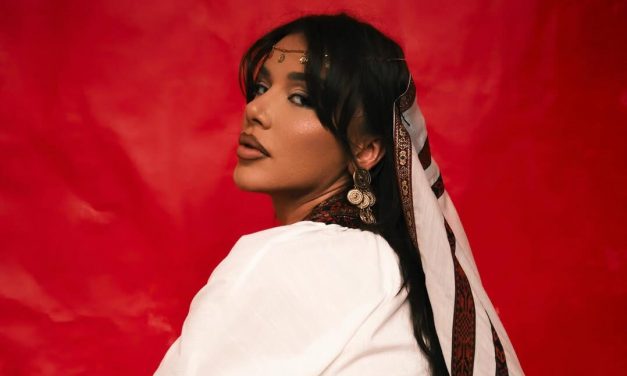 Tayna uron Pavarësinë: “18 vjet krenari dhe histori që vazhdon të shkruhet!”