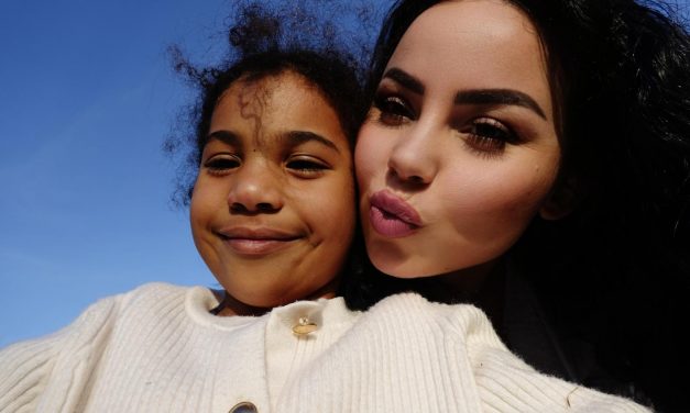 Lindita s’mund të ishte më krenare për vajzën se kaq