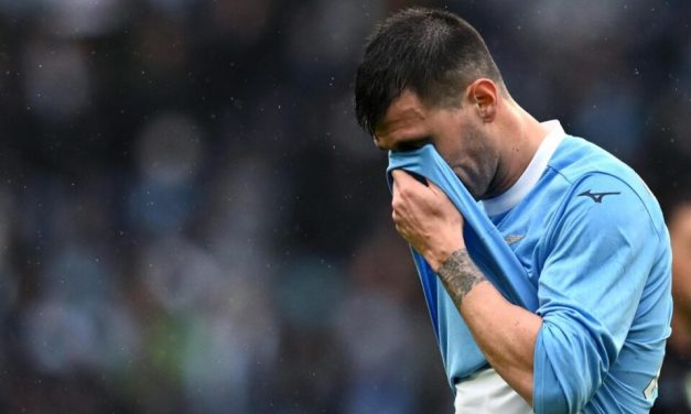 Prapaskenat e bujshme, si “ngeci në derë” Romanjoli për shkak të…