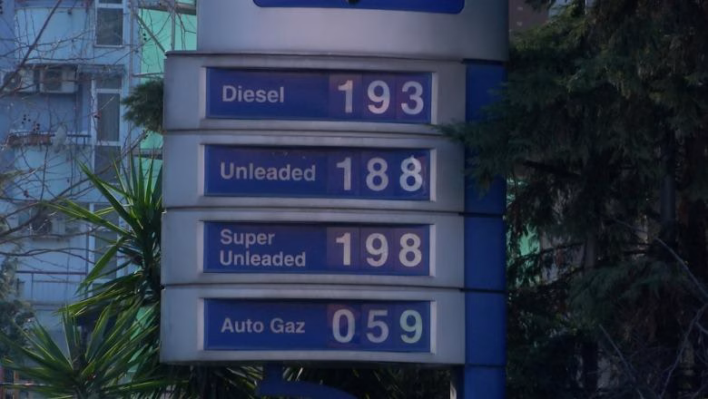 Nafta në bursë kalon 100 dollarë fuçia, në Shqipëri arrin 193 lekë/litri