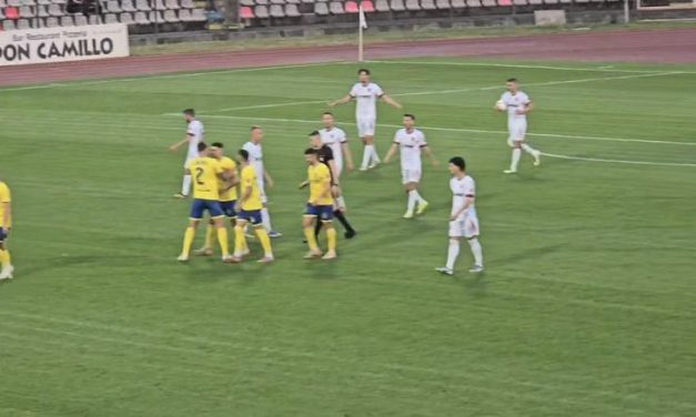 Elbasani mposht Vllazninë dhe merr kryesimin, Flamurtari mposht Dinamon