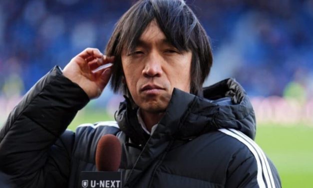 Lëvizje shokuese dy muaj përpara Botërorit, kombëtarja e njohur shkarkon trajnerin që mundi Anglinë dhe e zëvendëson me ish-mesfushorin legjendar