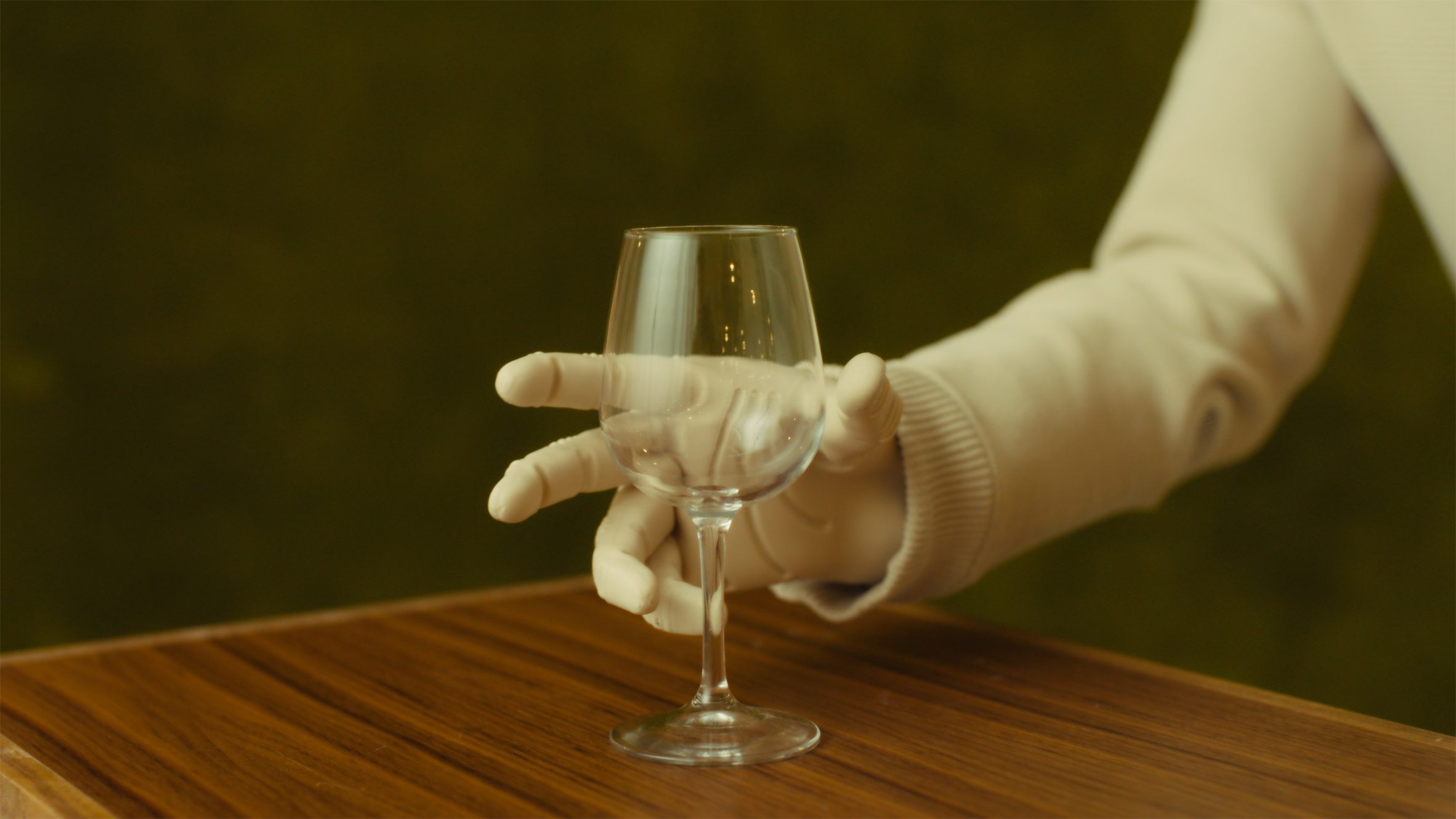 1x-technologies-neo-robot-hands_dezeen_2364_col_1.jpg
