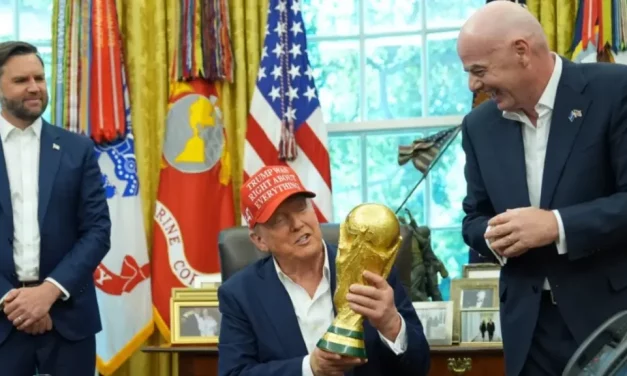 Trump përgëzon FIFA-n për anulimin e kartonit të kuq të Balogun: Ishte një padrejtësi e madhe