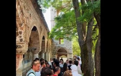 Rama ndan pamje nga Voskopoja: Histori, natyrë dhe mikpritje në një destinacion të veçantë turistik