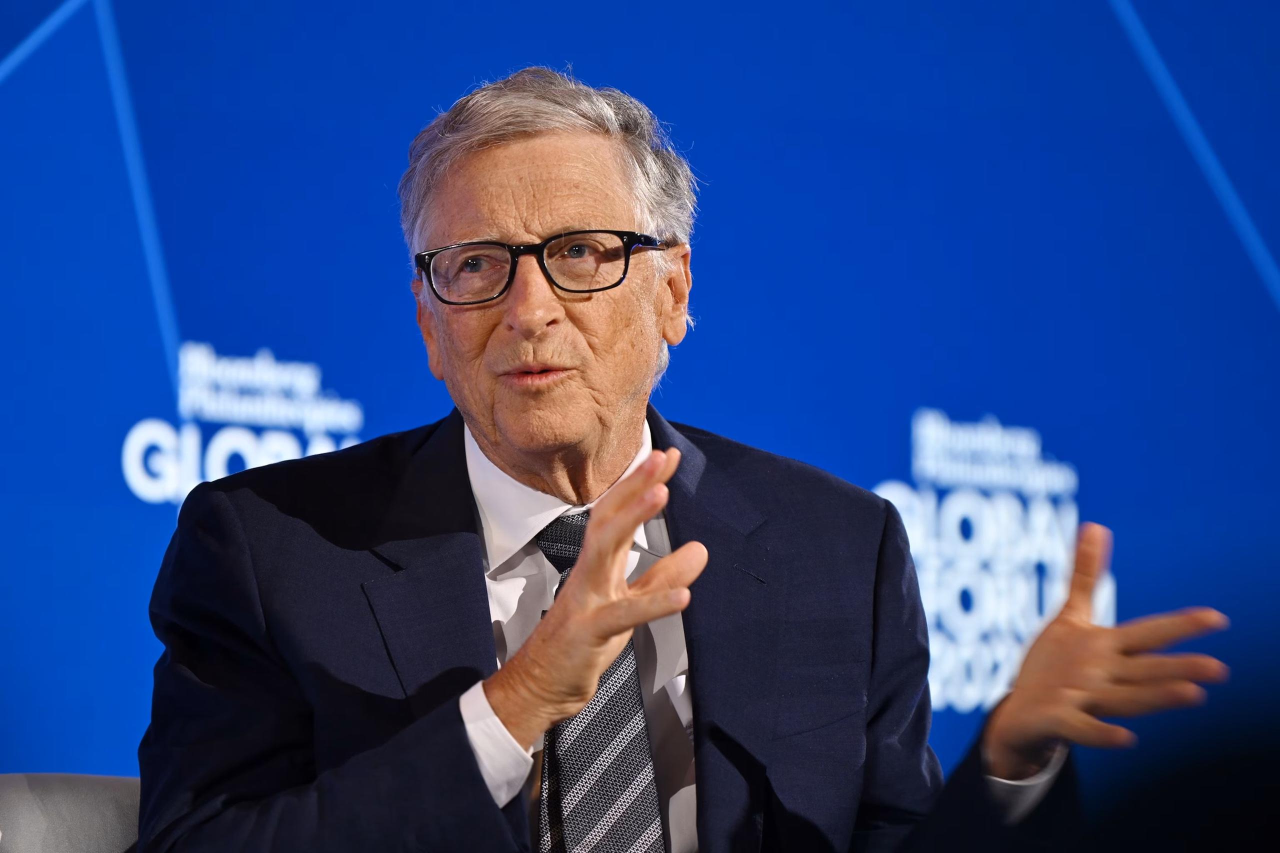 Bill Gates tregon se CEO-t e kompanive teknologjike janë të frikësuar nga AI, por nuk e pranojnë publikisht