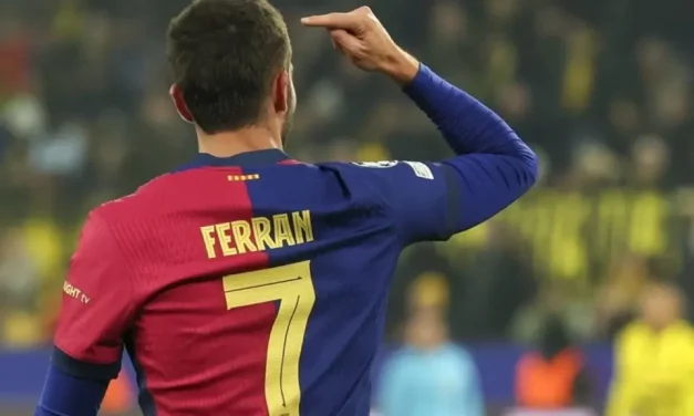 Dritë jeshile nga Ferran Torres, Barcelona dhe PSG nisin bisedimet direkte për transferimin e sulmuesit