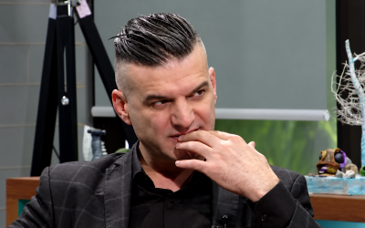 Bledi Mane shpërthen ndaj VIP-ave: “13 vjet u paguan nga qeveria, tani e shitën padronin!”