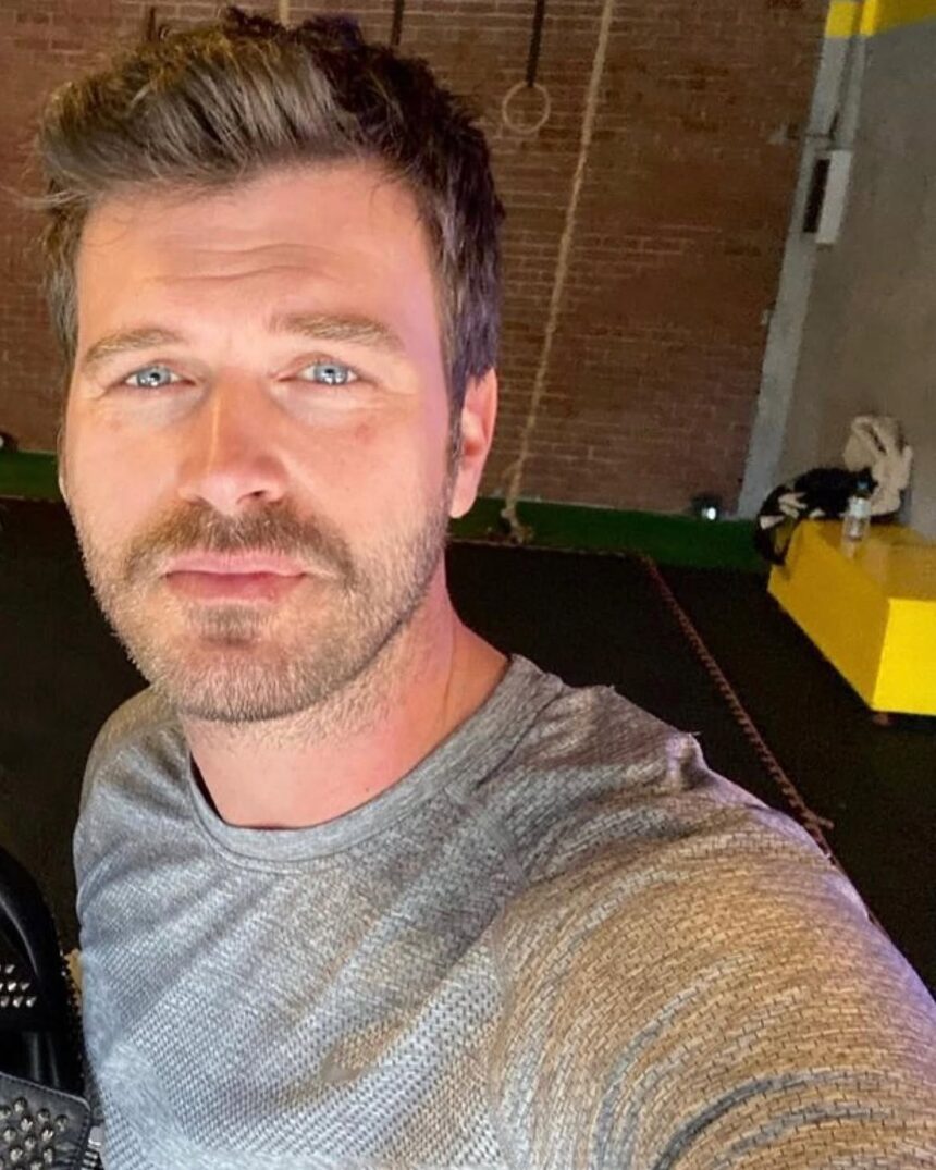 kivanctatlitug-1-860×1075-1.jpg